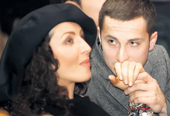 Dani a ajuns sa ii poarte 