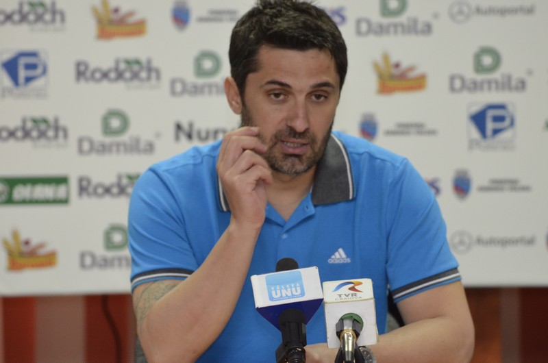 Niculescu antreneaza in momentul de fata pe CS Mioveni