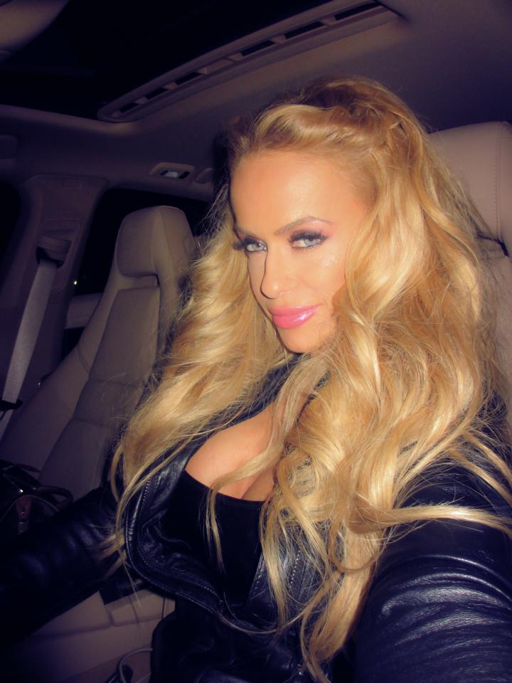 Anda s-a fotografiat mai sexy ca oricand