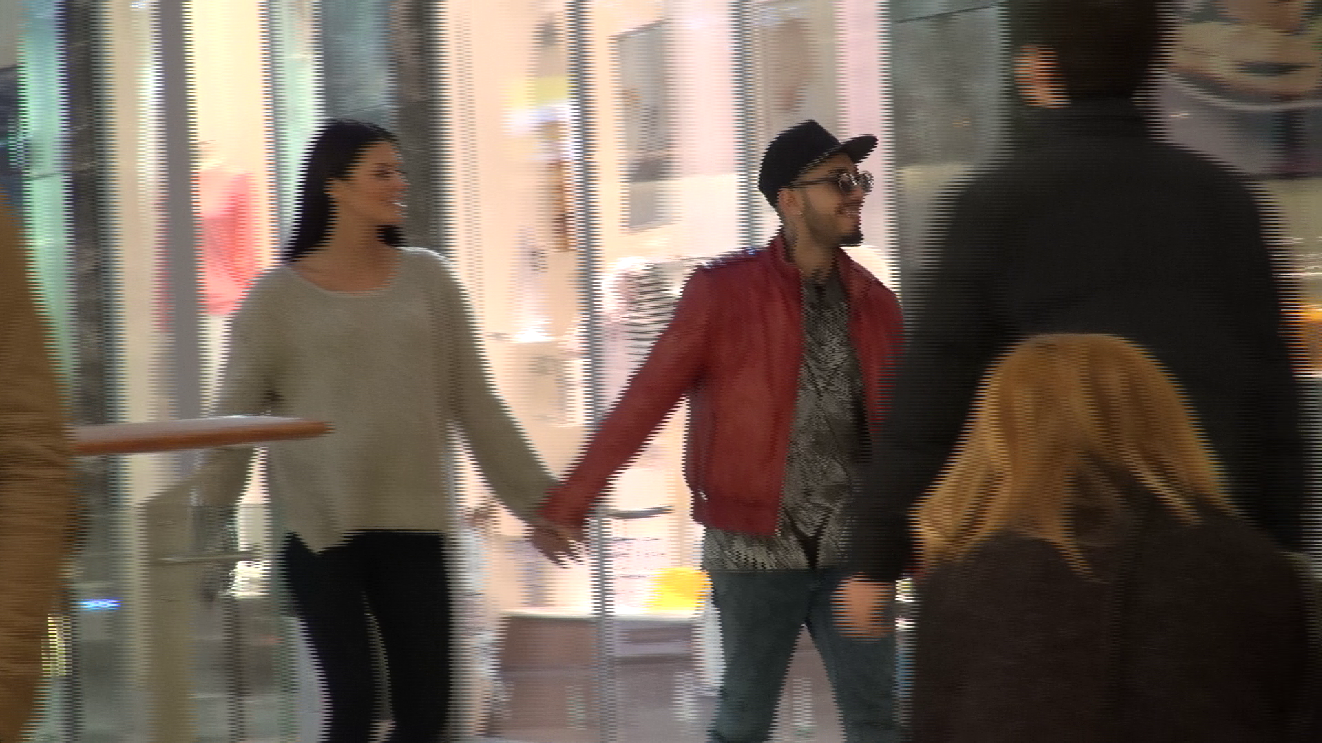 Cei doi au vorbit si au ras in permanenta