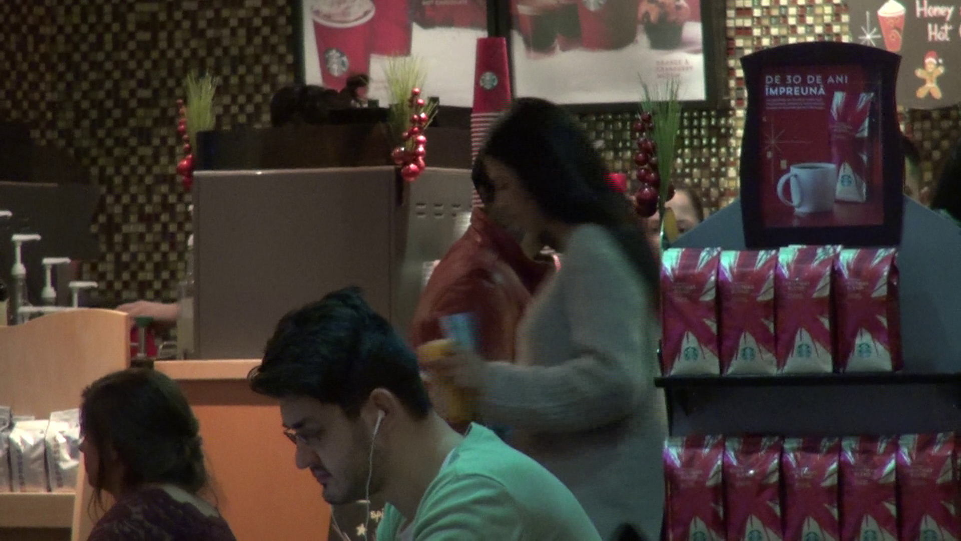 Cei doi si-au tras sufletul intr-o cafenea