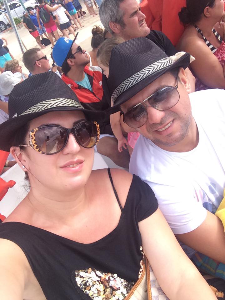 Cristina este impresara si sotia artistului