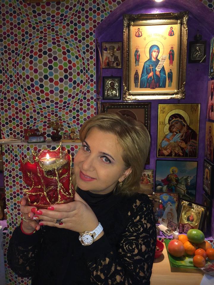 Nimeni nu se astepta sa o vada pe Carmen Serban vopsita blond