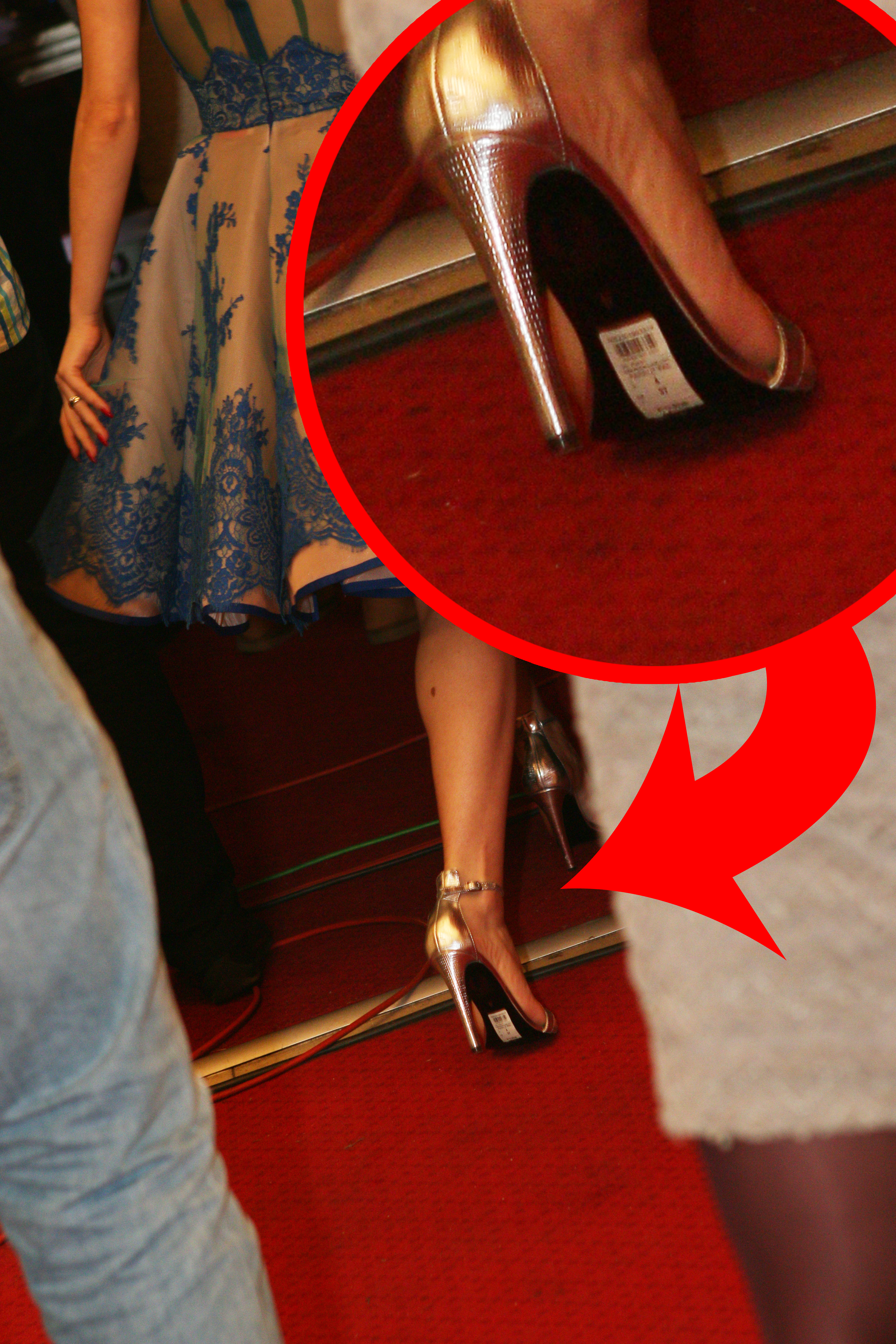 Pe sanda se putea observa cu ochiul liber eticheta cu pret