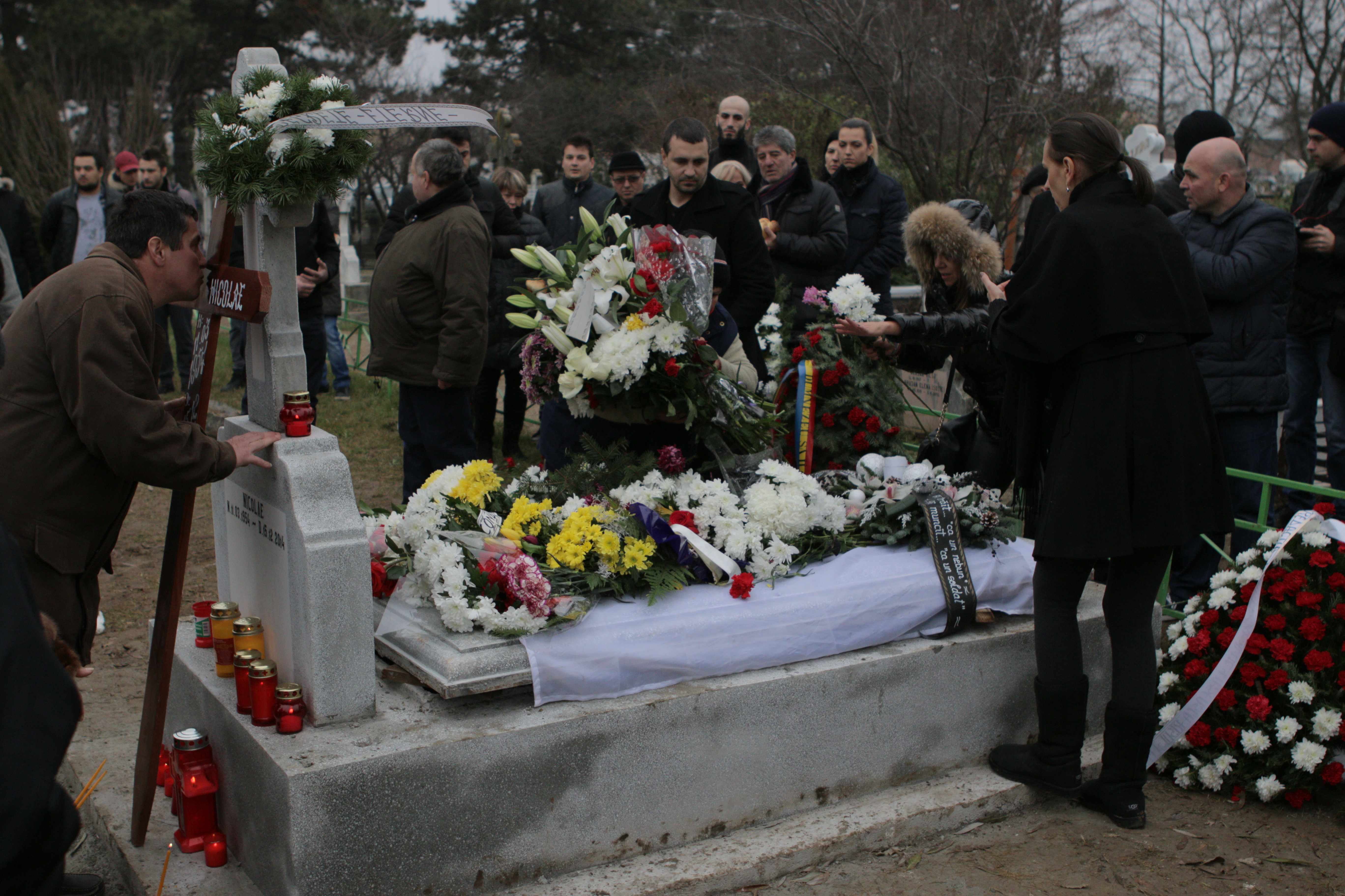 inmormantare nae manea