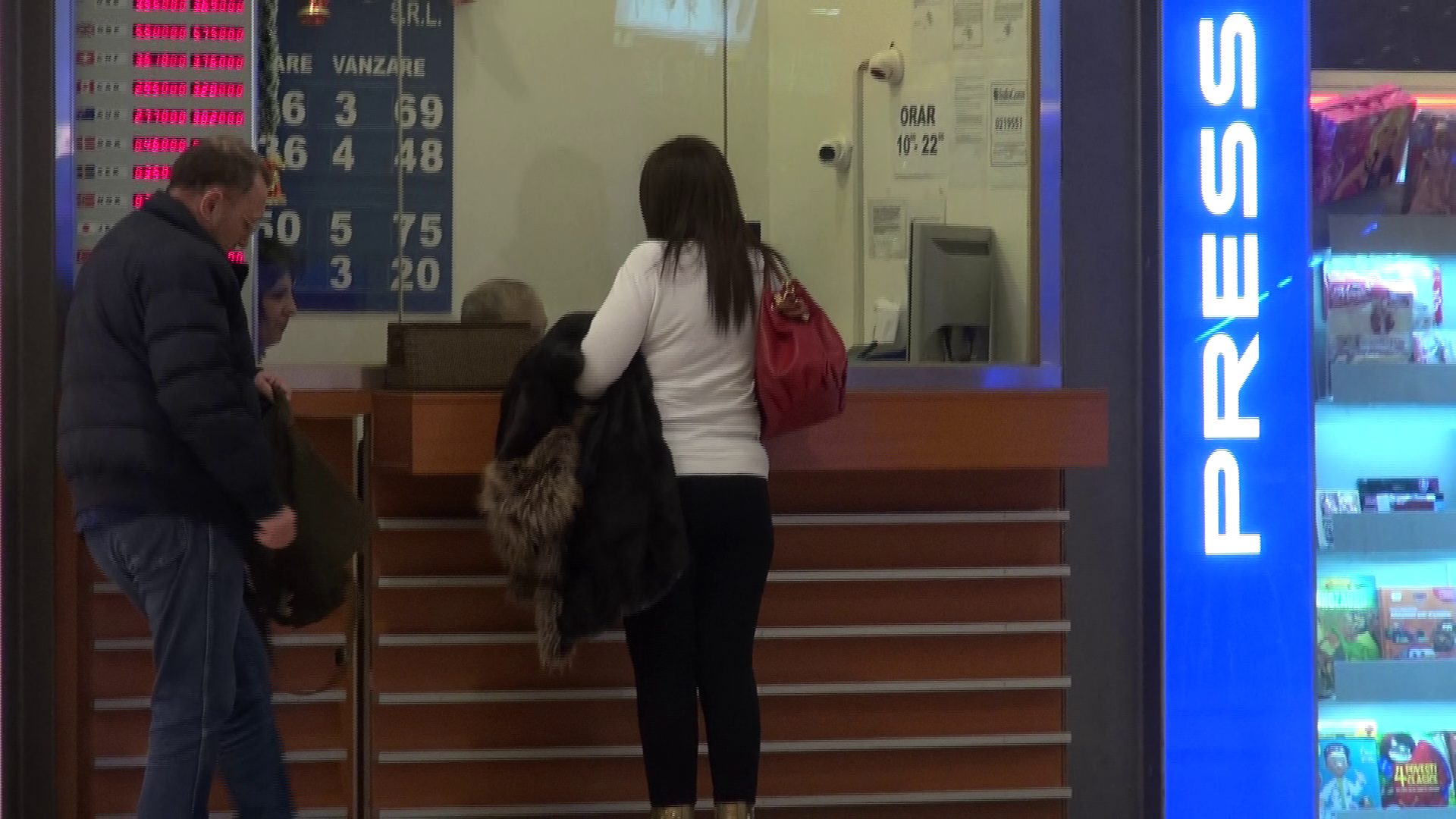 Narcisa schimba bani la casa de schimb valutar