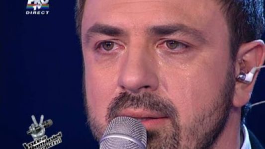 De fiecare data cand interpreteaza piesa 