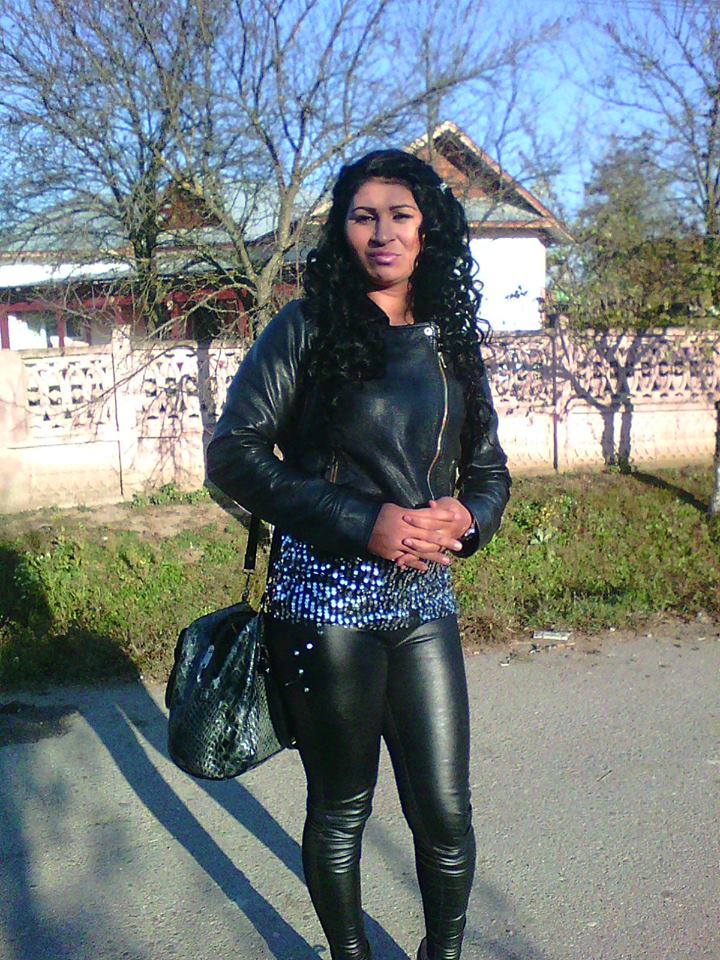 Ramona e nemultumita de aspectul sanilor ei, dupa cele trei nasteri