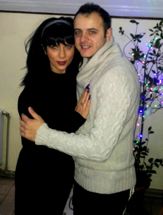 Cantareata si logodnicul ei si-au innoit juramintele in noaptea dintre ani