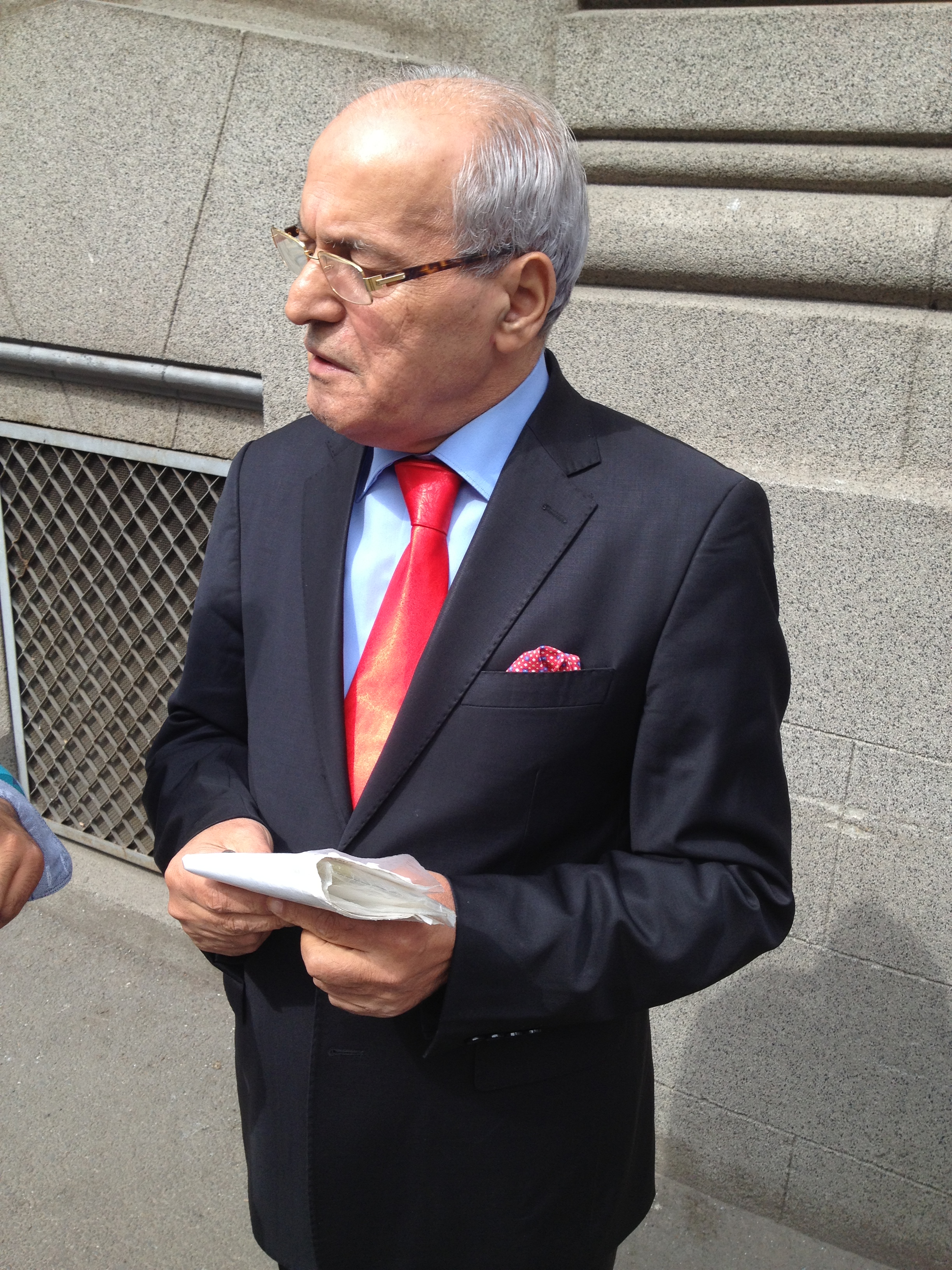 Lautarul a fost imbracat la patru ace