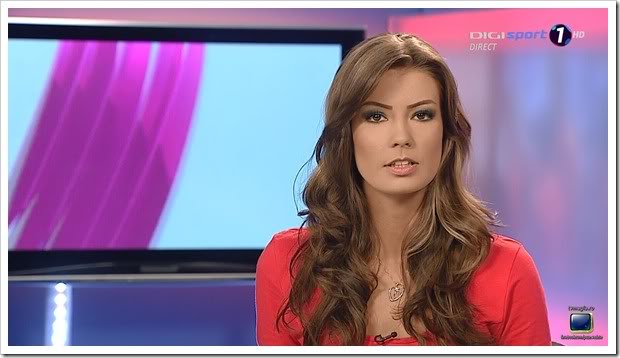 Raluca este p[rezentatoare de stiri sportive