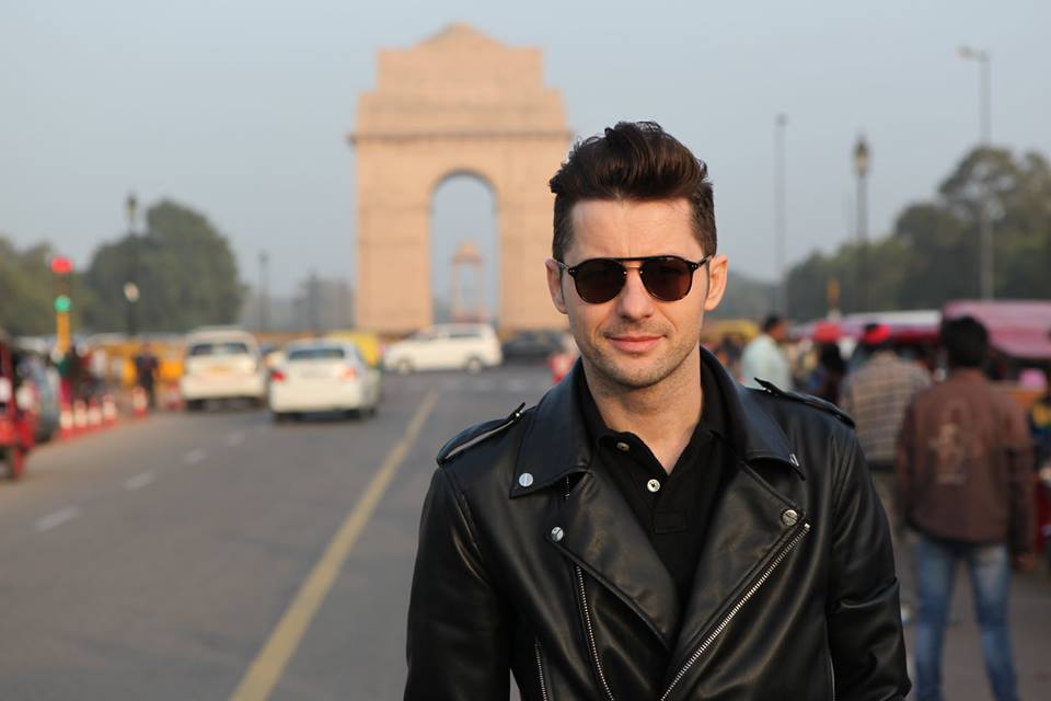 Adi Sina s-a trezit acasa cu o citatie