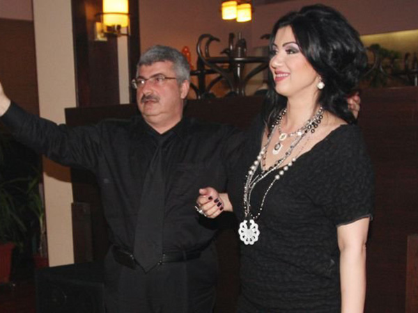 Adriana Bahmuteanu a chemat politia pentru ca sotul ei a lasat vorba la portar sa nu-i dea voie in casa daca este beata