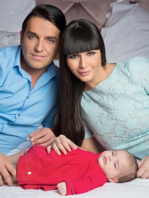 In familia lui Traian Basescu e bataie pe micuta Sofia