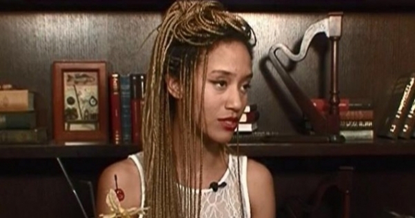 Sarah sare in apararea surorii sale