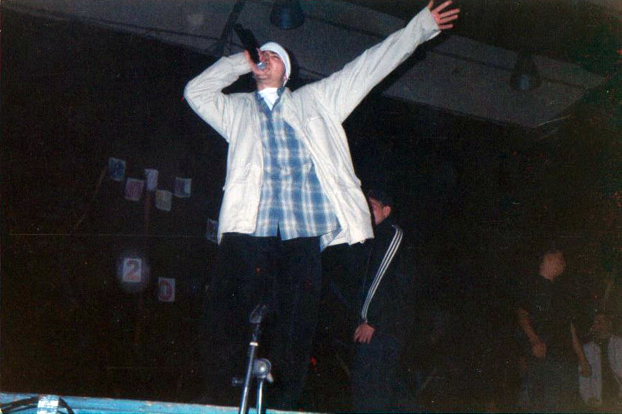 Lipsit de afectiunea paterna, Jerryco s-a refugiat in muzica