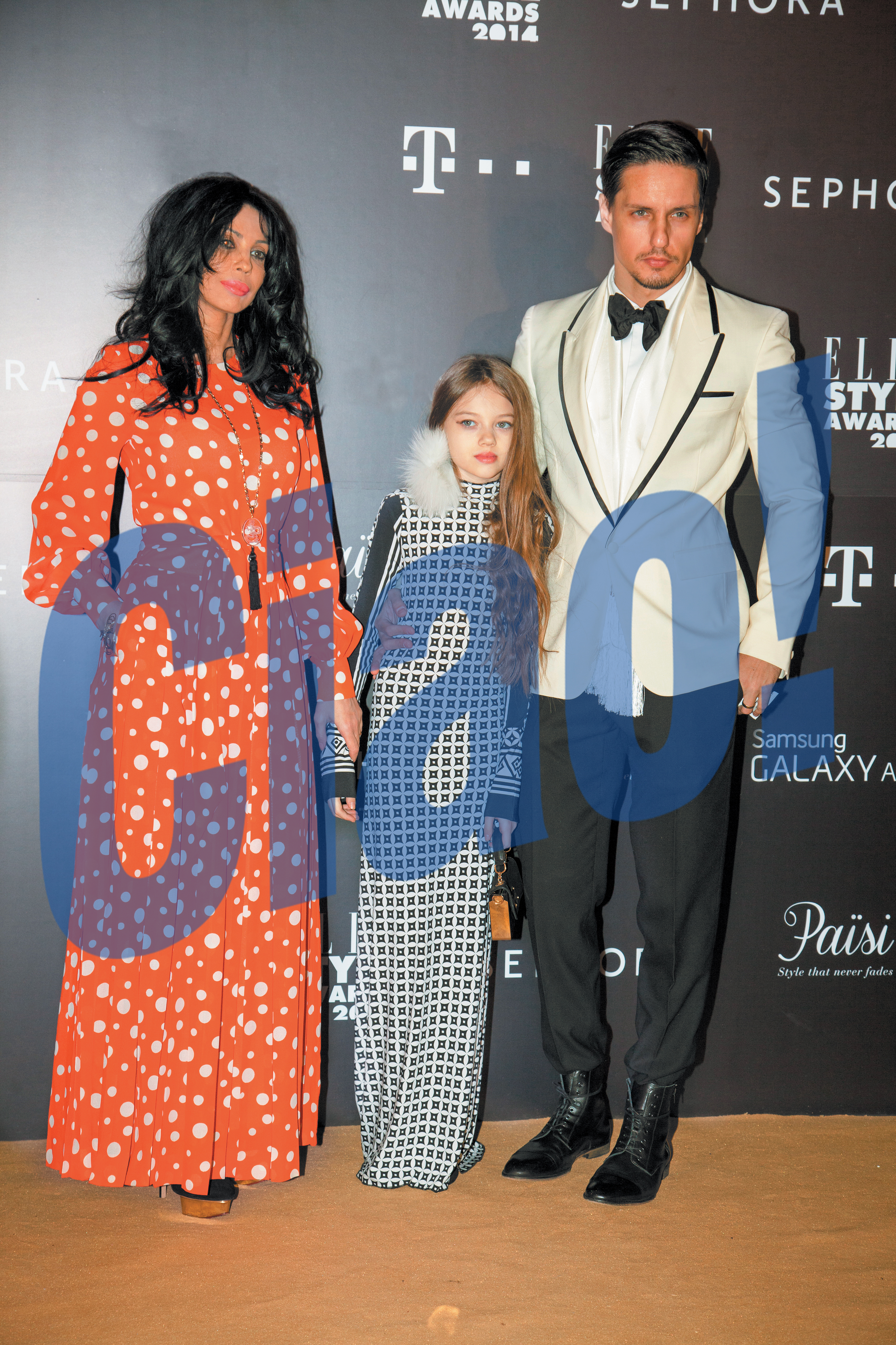 Ingrid Vlasov isi creaza singura majoritatea tinutelor