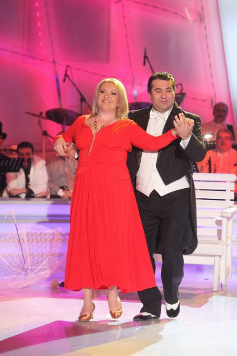 Viorica a spus ca nu a divortat atunci, deoarece mama ei a sfatuit-o sa nu creasca un copil fara tata