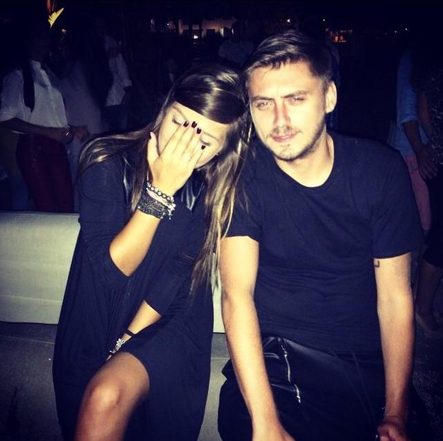 Tocmai prietena cea mai buna l-a dat de gol