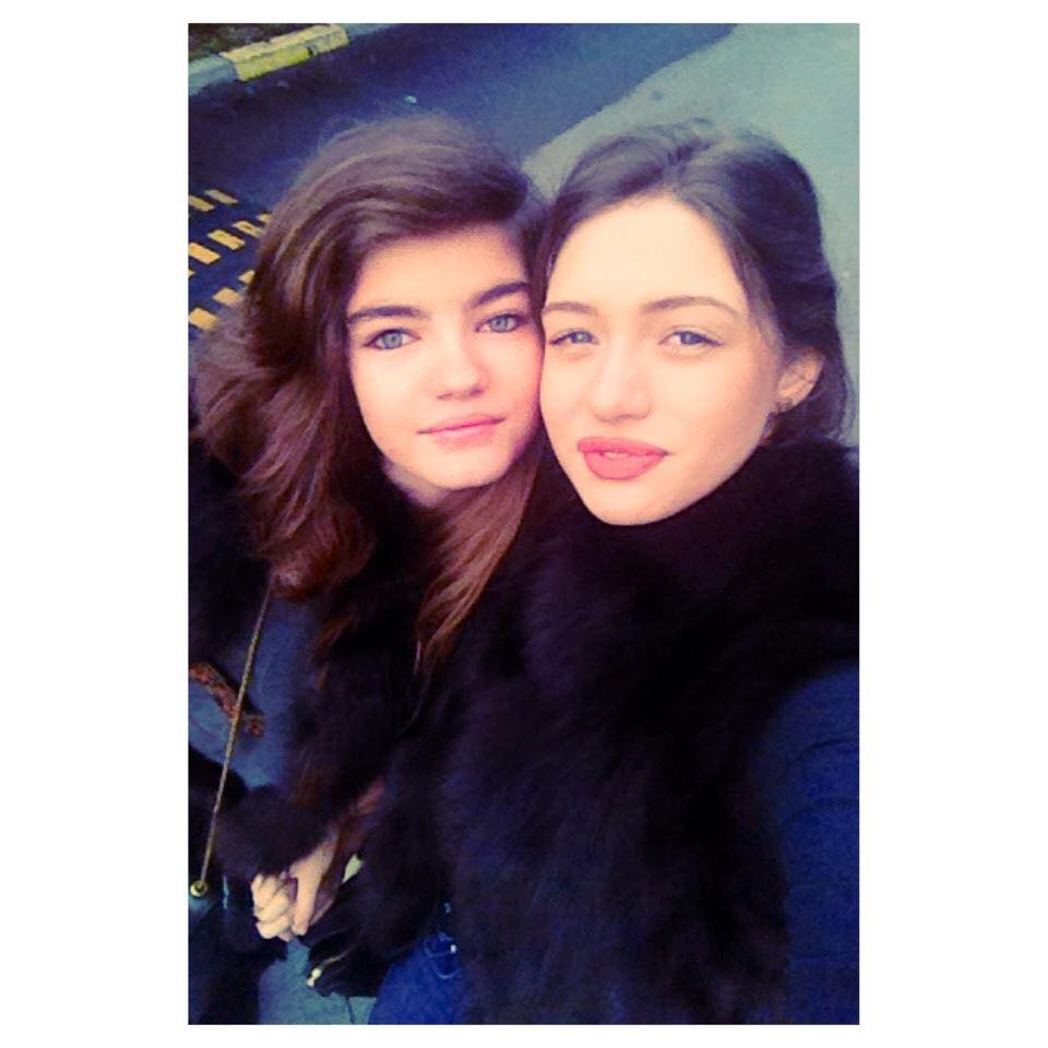 Laura are o relatie de prietenie si cu fiica lui Cristian