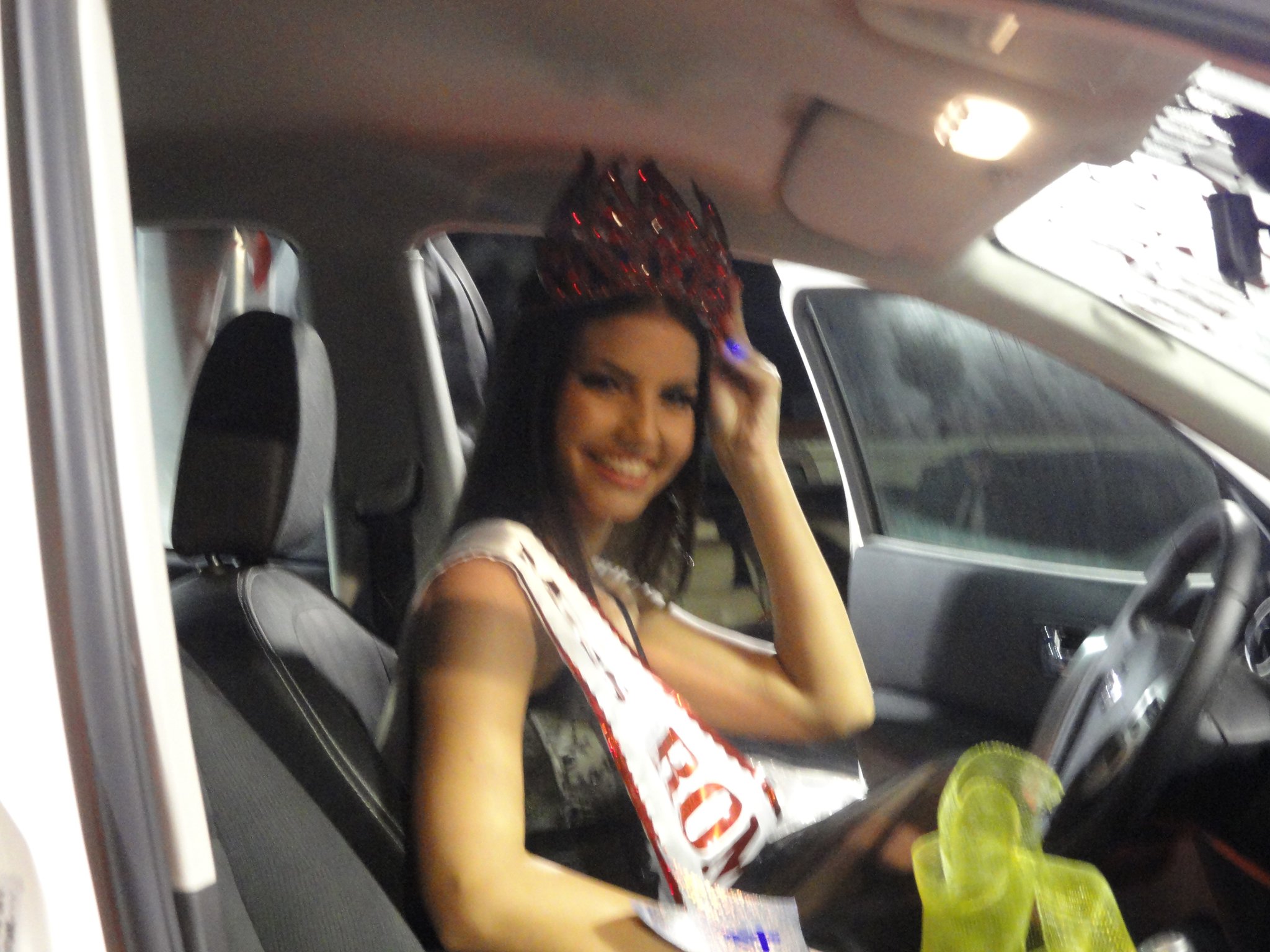 Sandra Bachici, noua iubita a lui Mutu, are a coriera de model in spate si chiar a castigat titlul de Miss Fashion TV