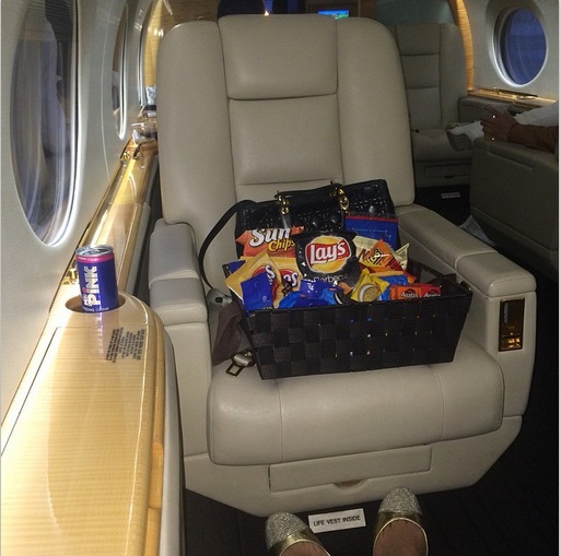 Gabor minte ca petrece timpul cu Mr Pink