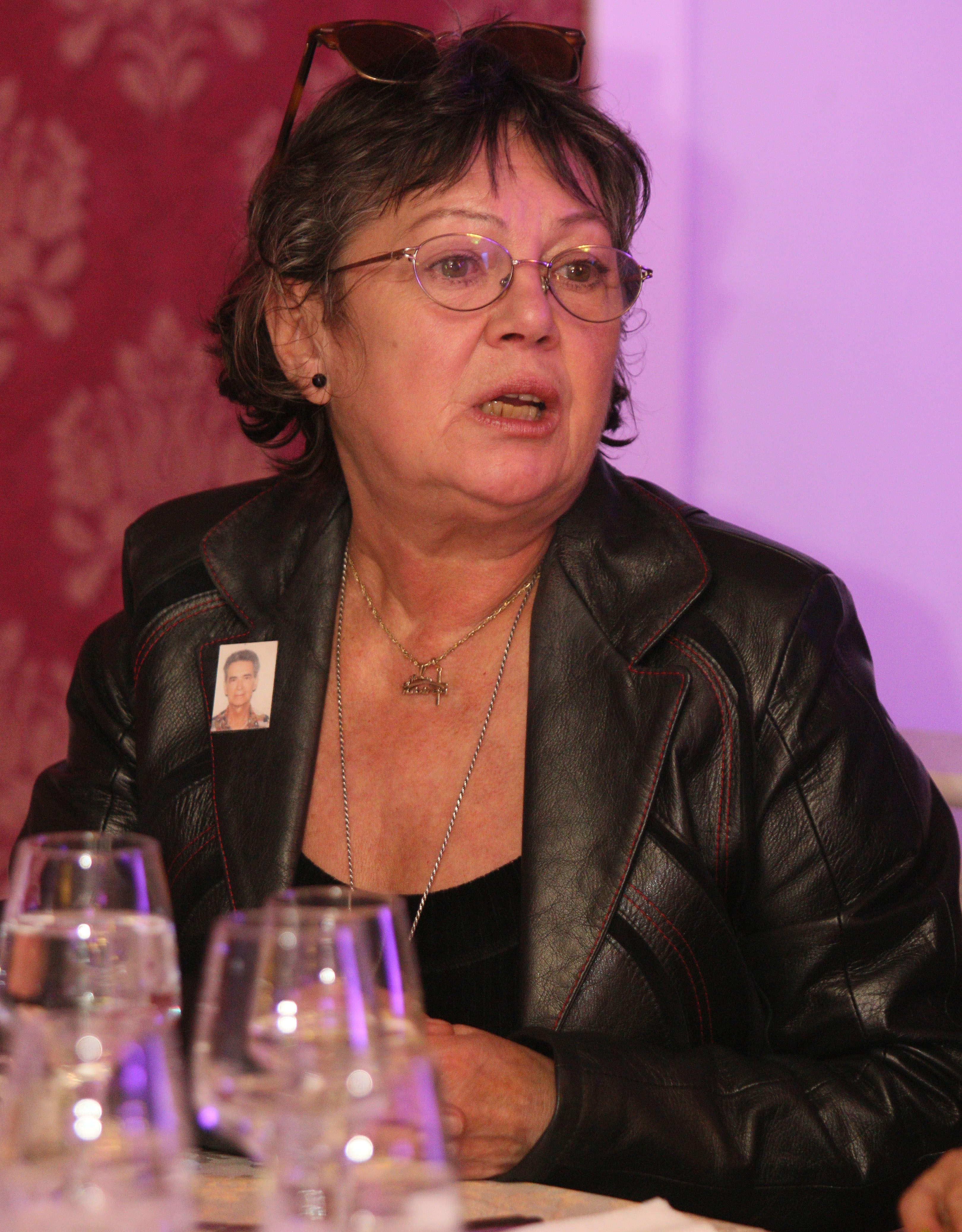 Anca poarta la piept poza lui Iurie Darie