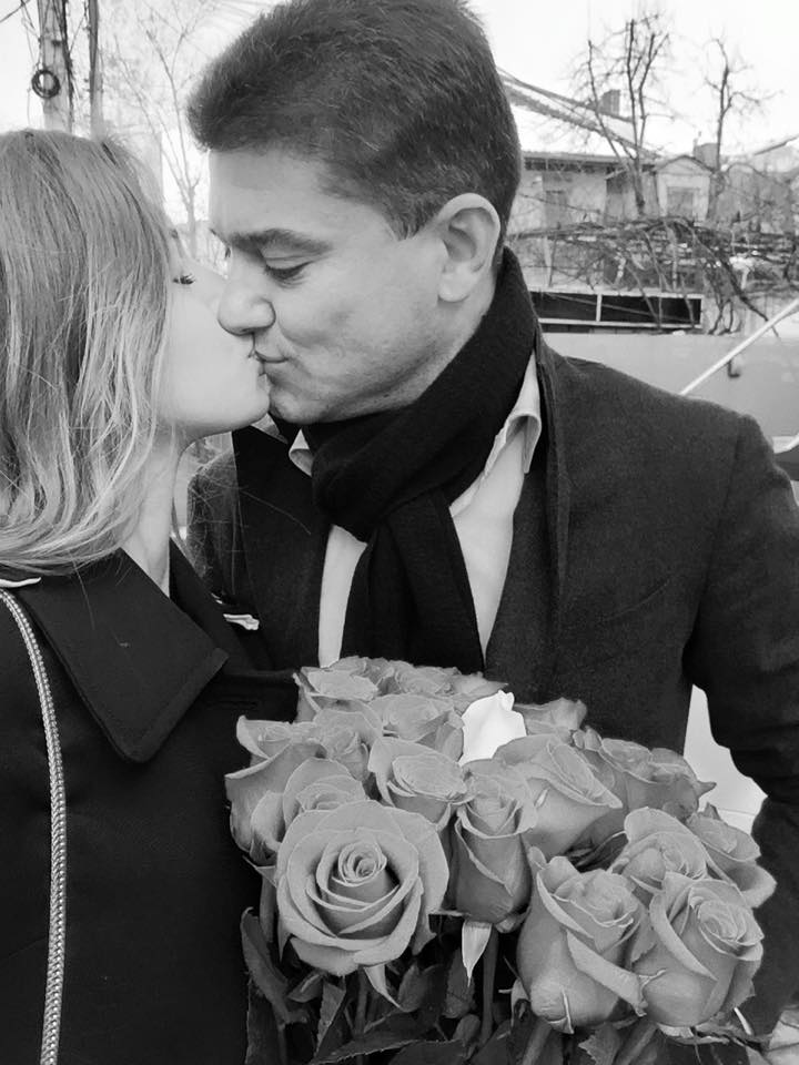 Cei doi isi arata zilnic dragostea