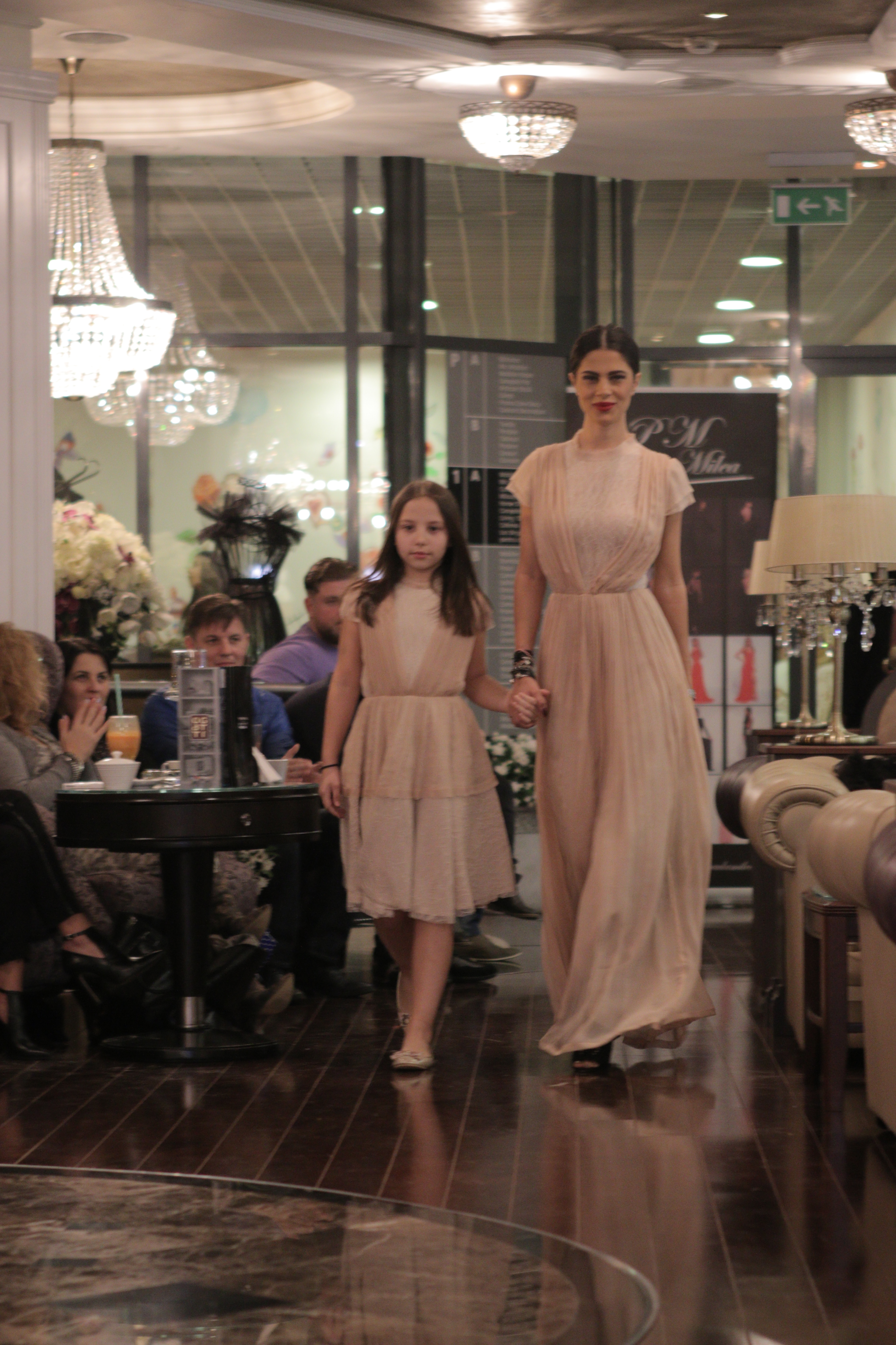 Paula Milea a facut rochii in nuante pastel pentru sezonul de primavara-vara