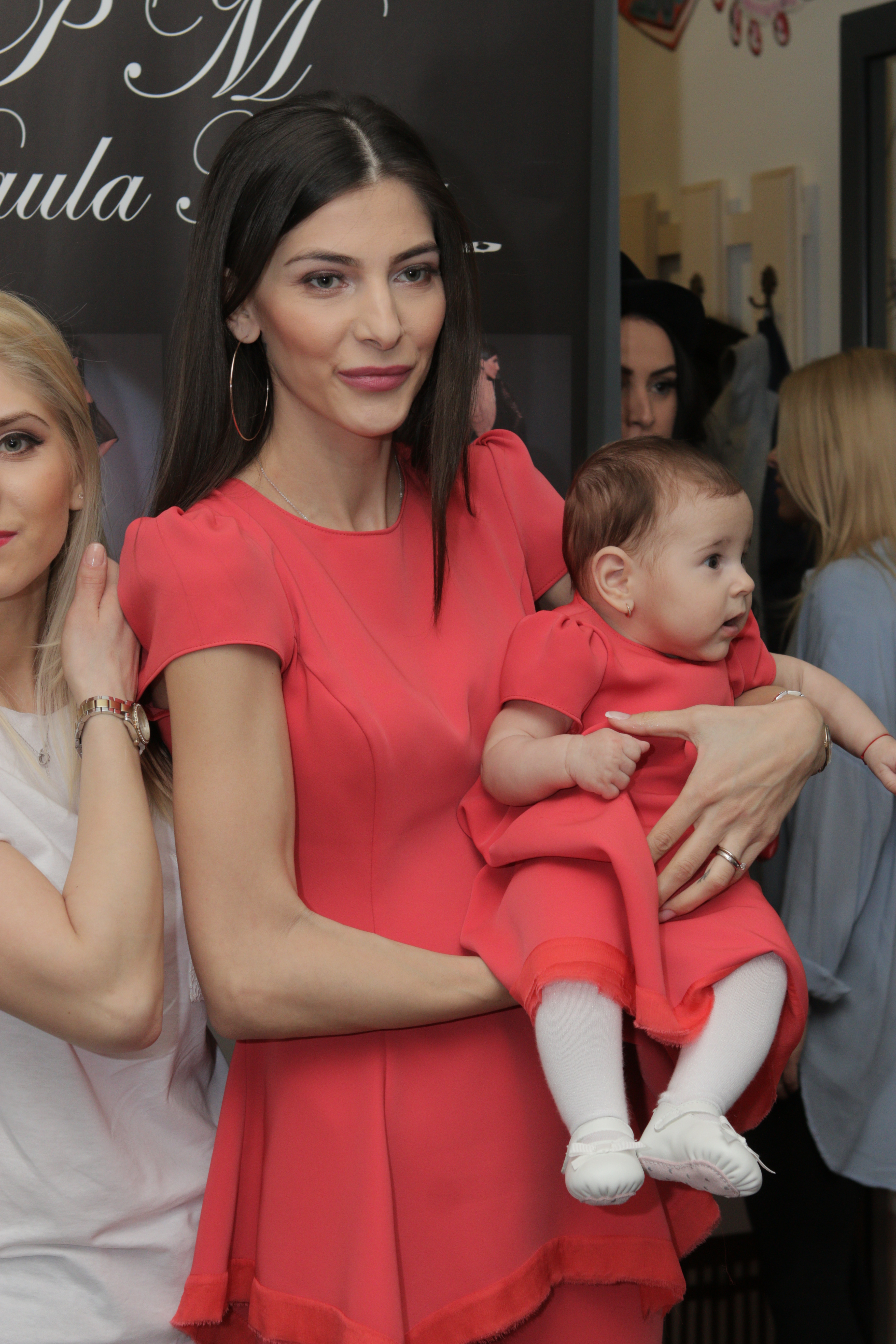 Paula Milea este o mamica fericita si implinita