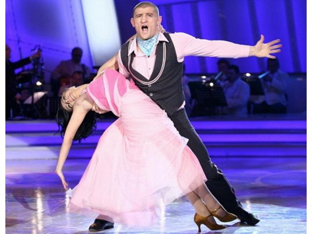 Desi nimeni nu credea ca se va descurca pe scena, luptatorul a demonstrat ca este un dansator desavarsit