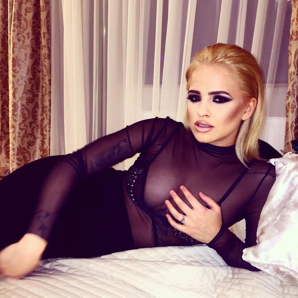 Diana si-a schimbat compet look-ul