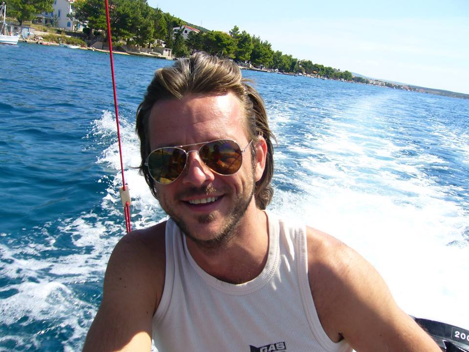 Omul de afaceri a fost casapit de un angajat aflat sub influenta drogurilor