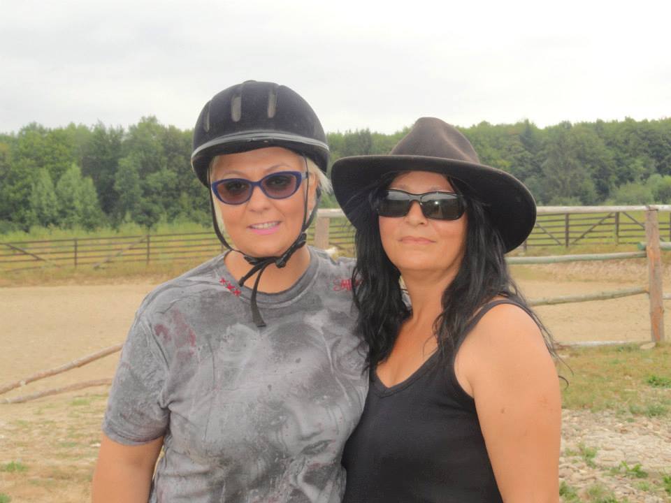 Monica si Rodica sunt cele mai bune prietene