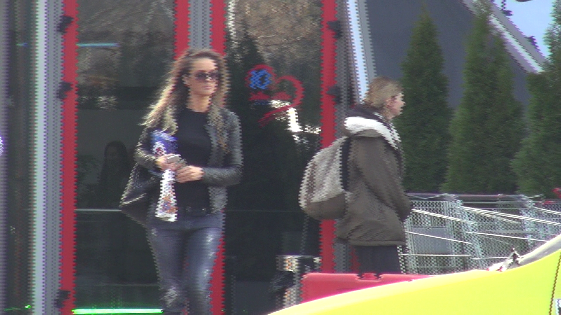 De cand a divortat, blondina este mereu cu zambetul pe buze