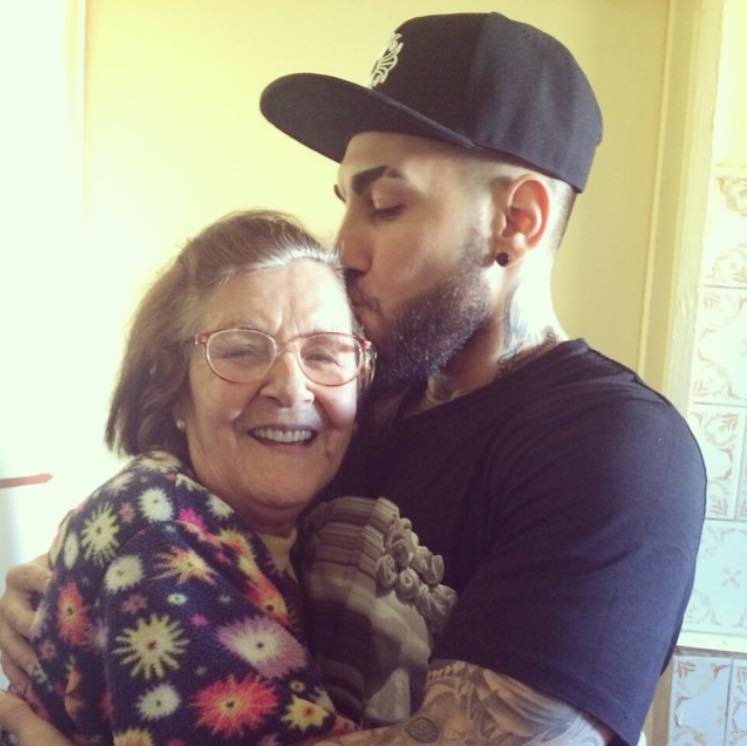 Alex Velea este mandru de bunica lui