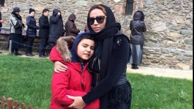 Narcisa a mers cu fiul ei in pelerinaj la mormantul lui Arsenie Boca