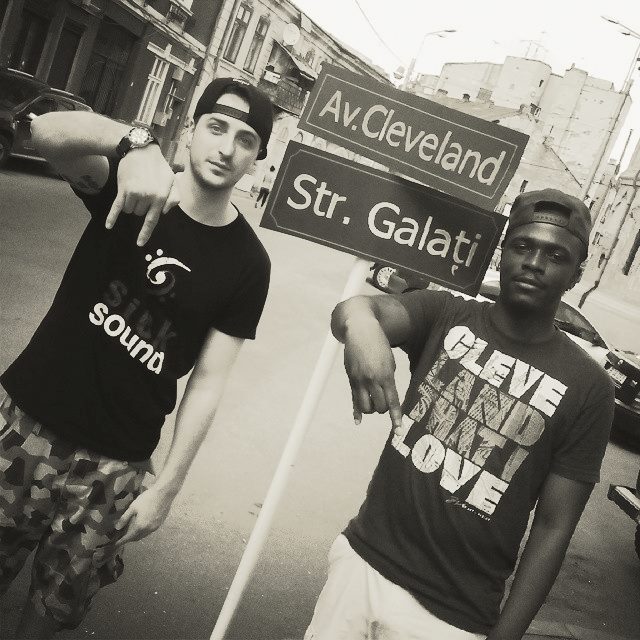 Cei doi artisti s-au cunoscut in 2010