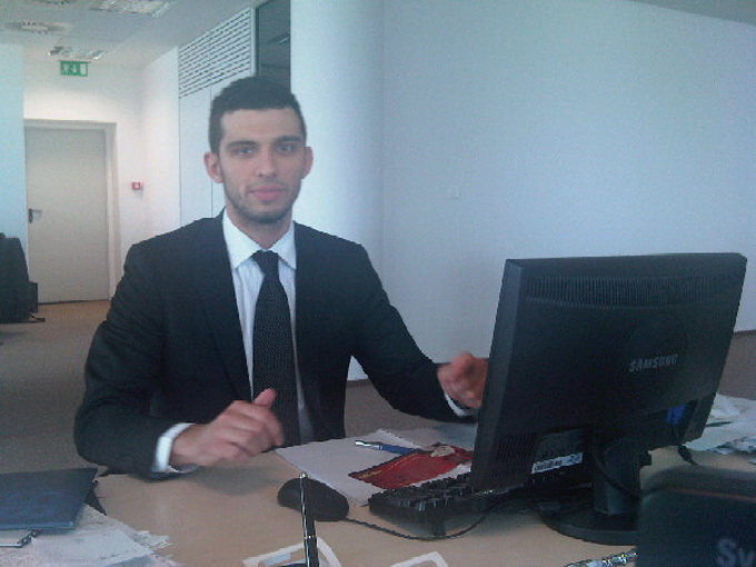 Costa Sponte a preluat multe din afacerile tatalui sau