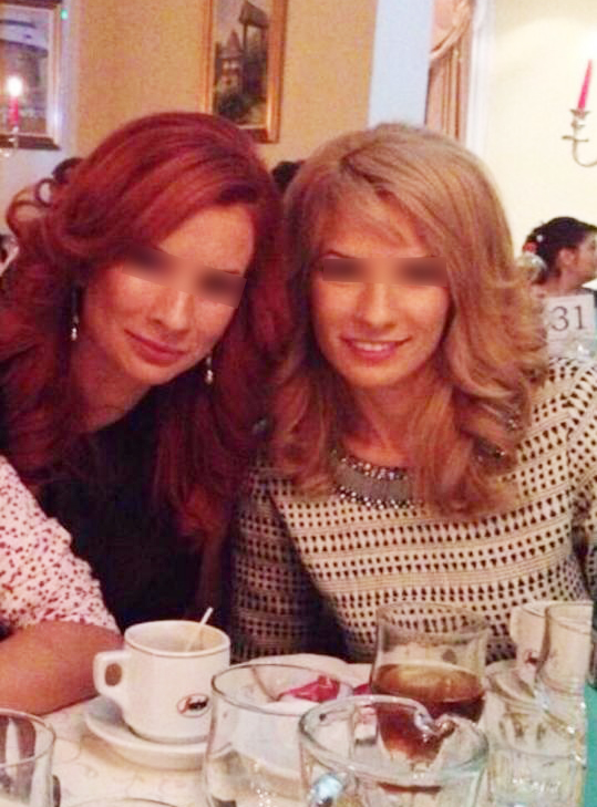 Blonda este fosta iubita a lui Catalin, fata din Valcea pe care a parasit-o, dar cu care s-a impacat, intre timp