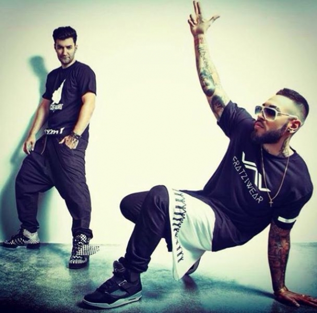 Alex si Smiley si-au facut propriul brand de haine