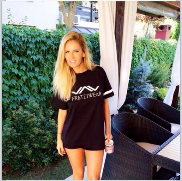 Vedetele au facut reclama hainelor lui Alex