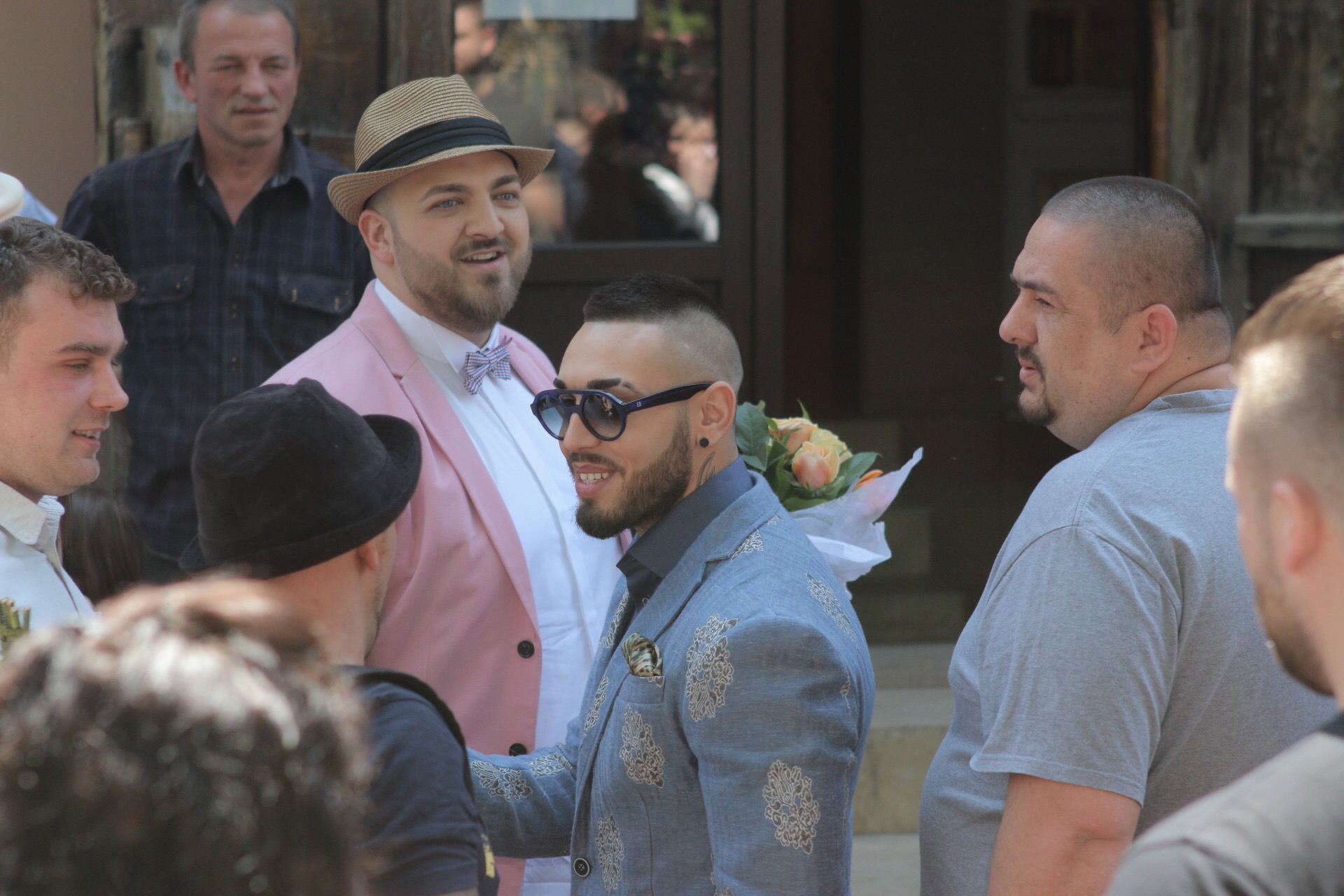 Alex si-a facut aparitia singur la nunta lui Boier Bibescu