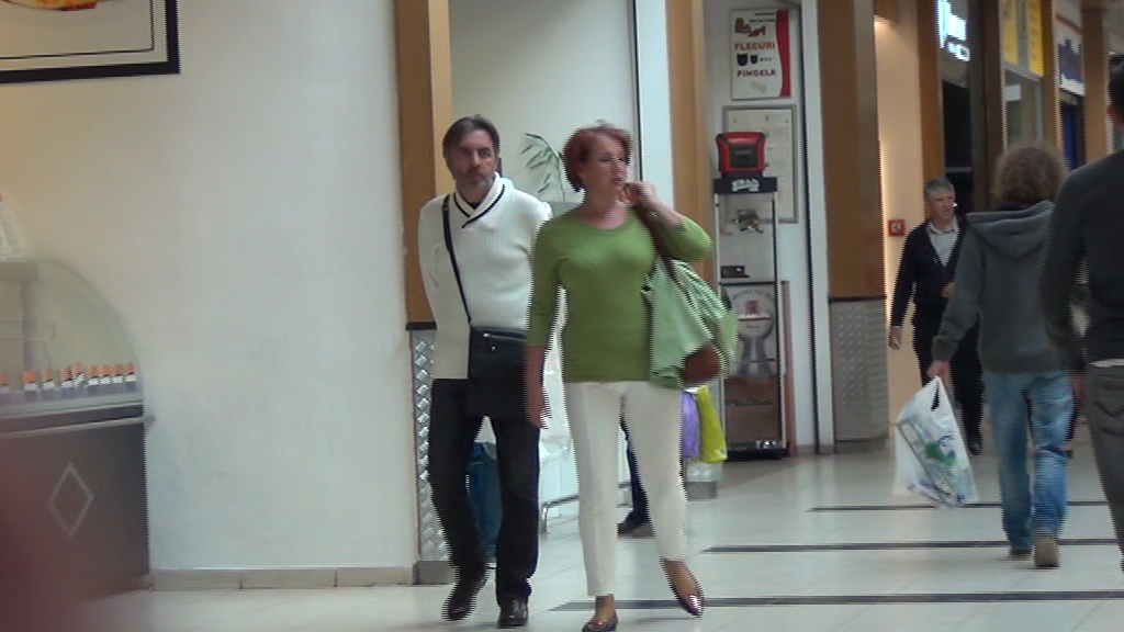 Catalin Mireuta si sotia sa au iesit la cumparaturi