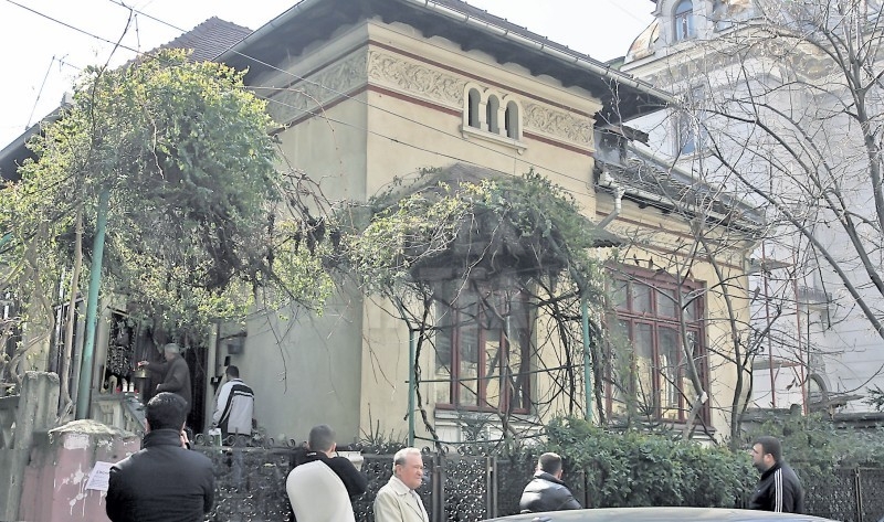 Aceasta este vila din Caimatei, evaluata la 600.000 de euro