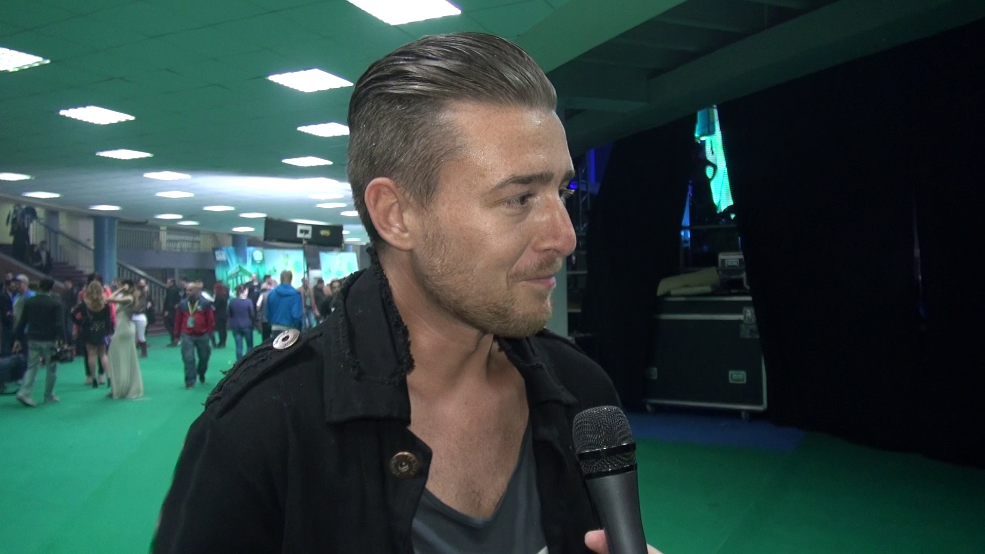 Artistul ne-a marturisit ca este foarte incantat de statutul de vedeta pe care l-a capatat dupa concurs