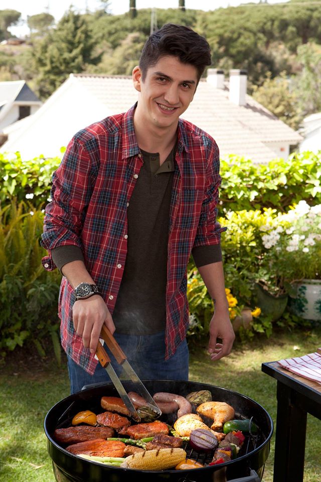 Petru e maestru si in arta gratarului