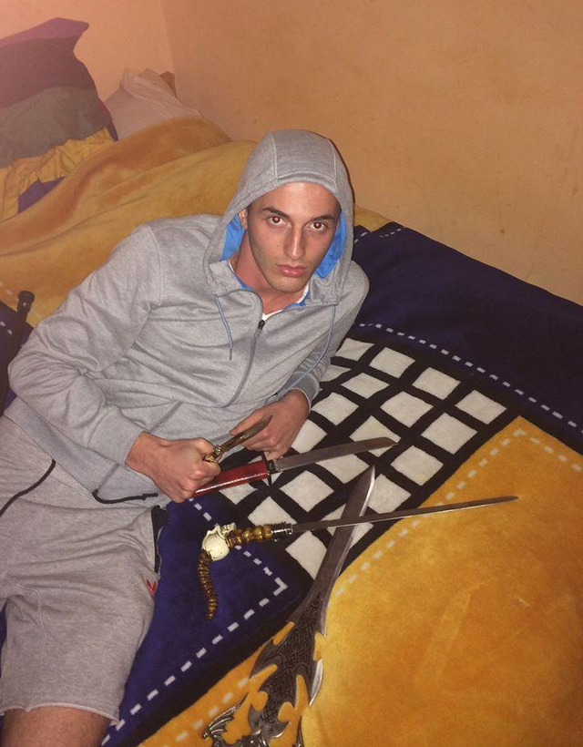 Sami, fiul lui Gore, a mostenit de la tatal sau dragostea pentru arme / Sursa: stiridecluj.ro