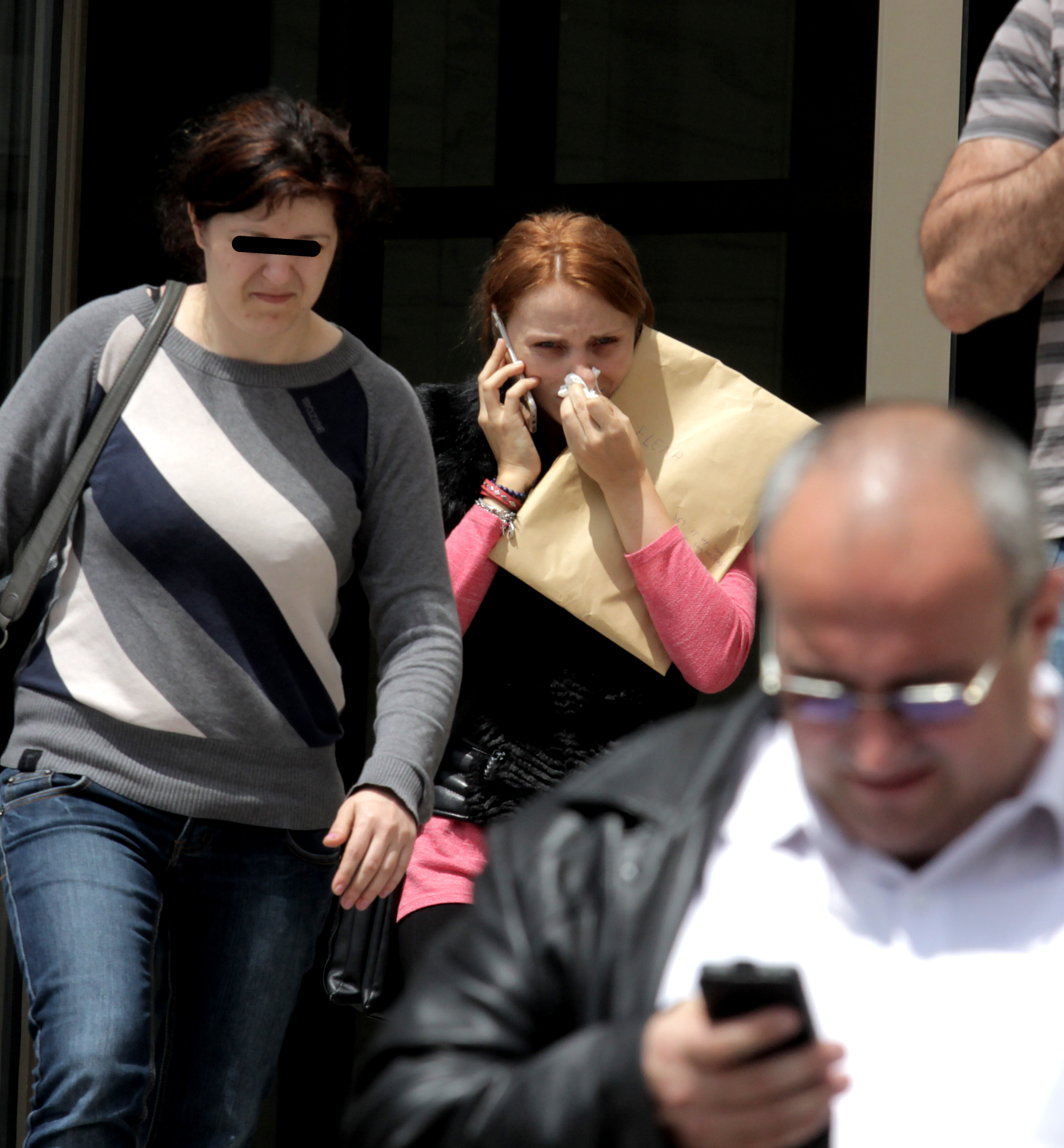 Elena a venit disperata in Bucursti ca sa-si caute fetita