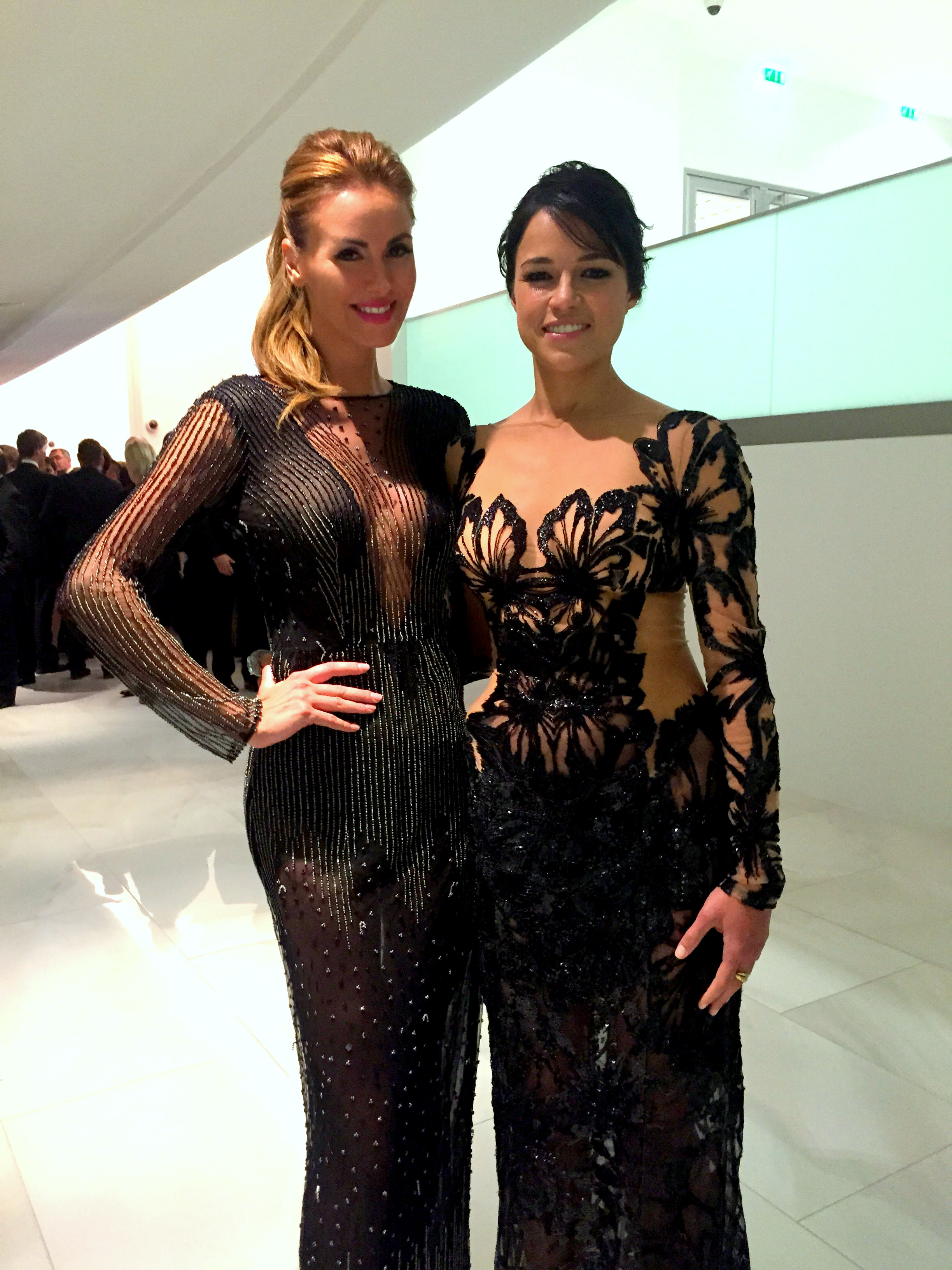 Tanara a vizionat mai multe premiere